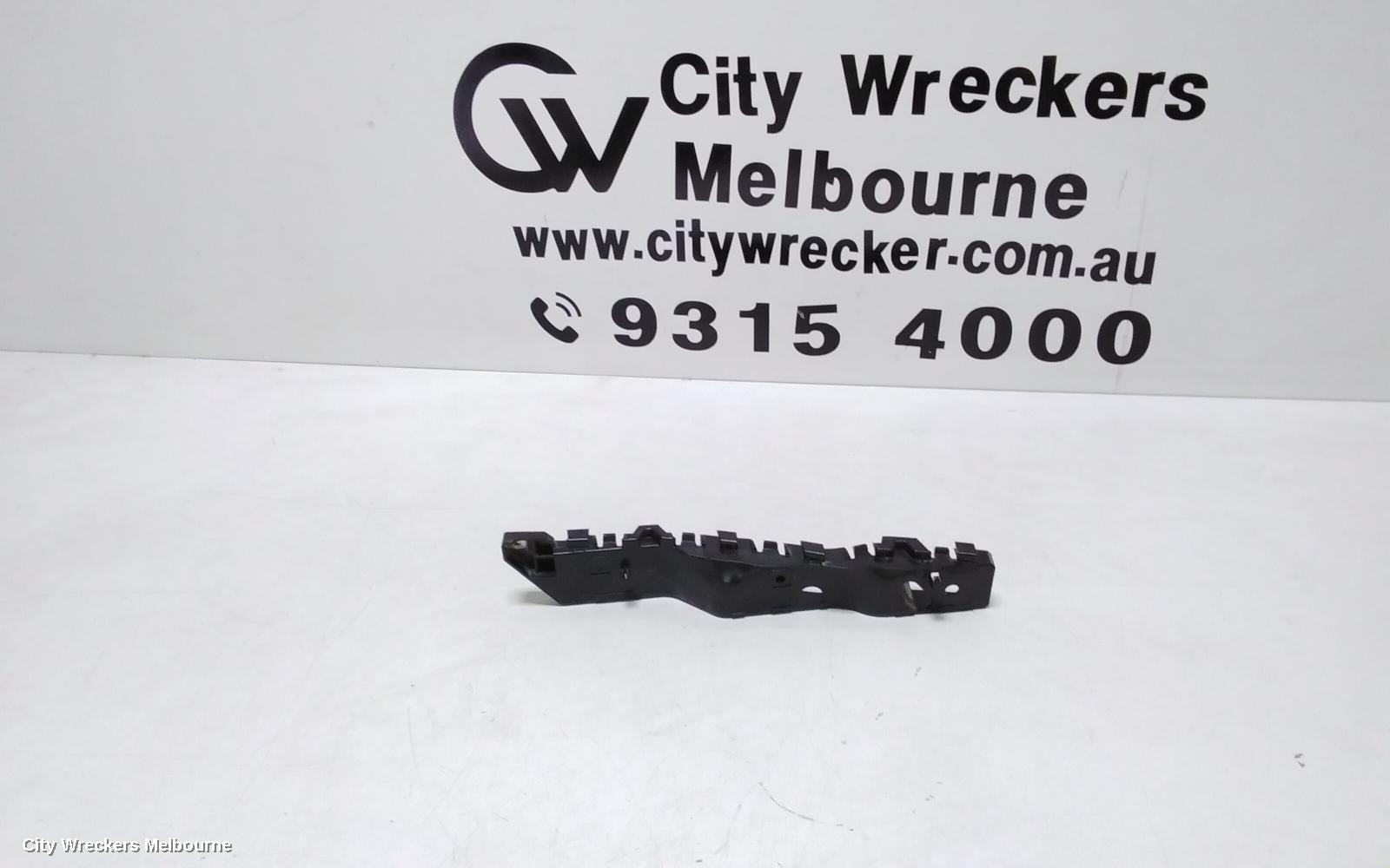 LDV DELIVER 9, 07/2020 ONWARDS, LHF BAR RETAINER : 110266