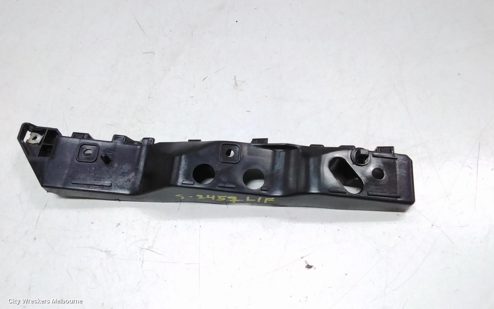 LDV DELIVER 9, 07/2020 ONWARDS, LHF BAR RETAINER : 110266