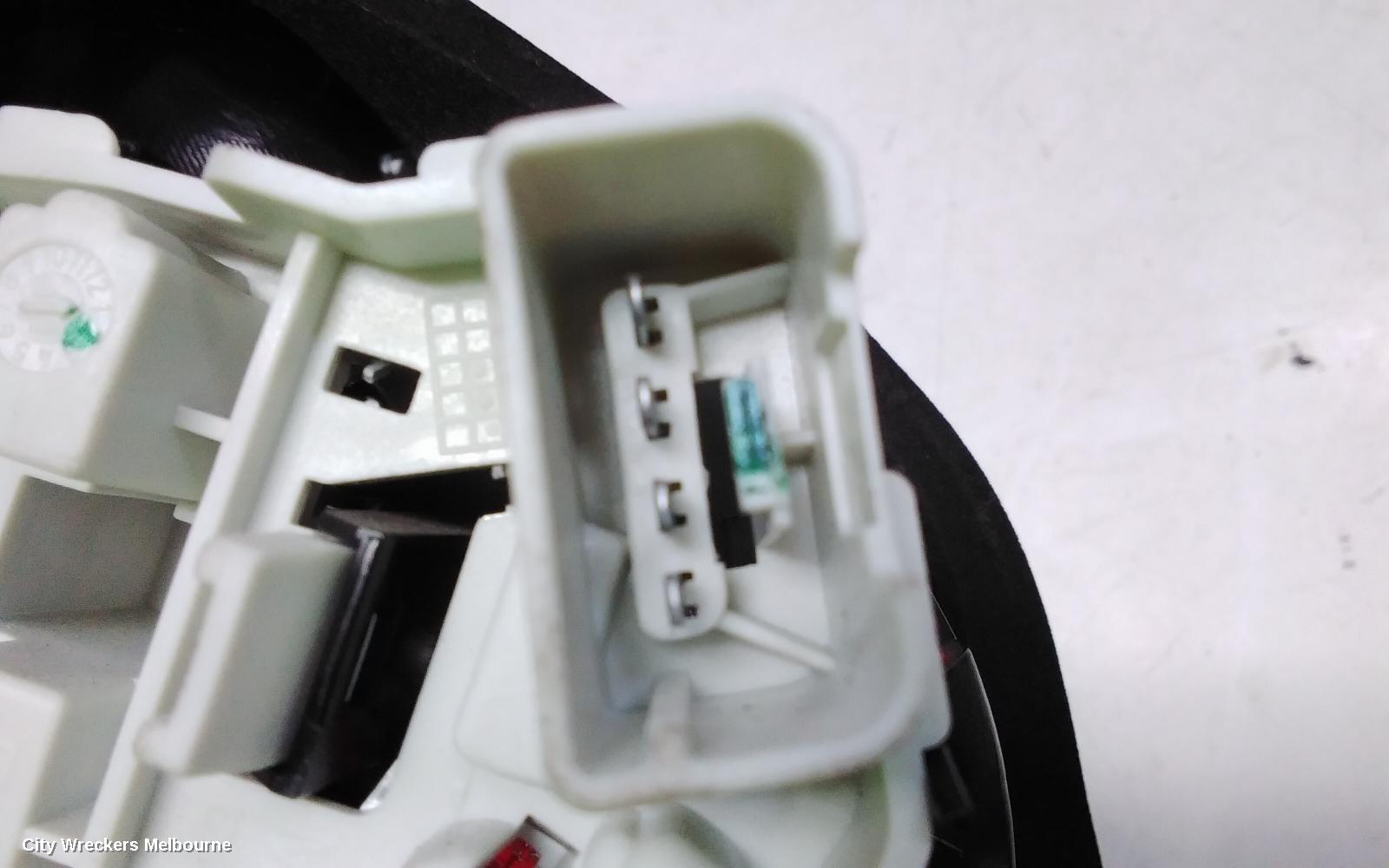 VOLKSWAGEN PASSAT REAR GARNISH, BOOTLID LAMP (RH SIDE), 3CC, SEDAN, 11/2008 - 02/2012