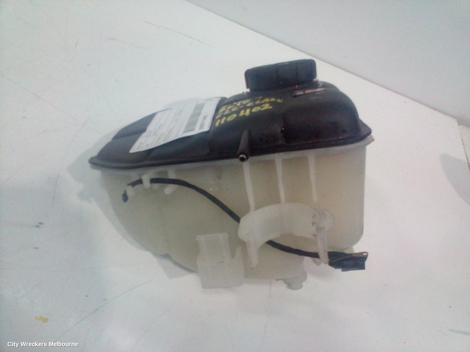 MERCEDES CLC CLASS OVERFLOW BOTTLE, CL203 08/2008 - 03/2011