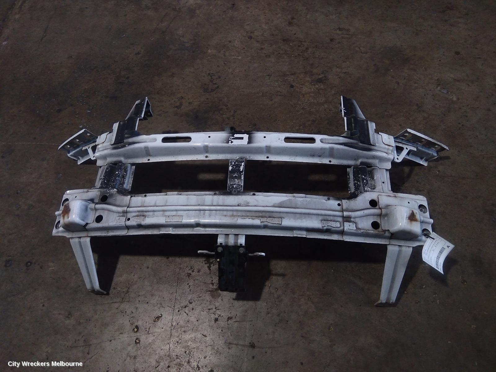 HOLDEN CAPTIVA F/BAR REINFORC/BRACK, STEEL BOLT ON BRACKET GUARD TO RADIATOR SUPPORT, CG, CAPTIVA 7, 01/2011 - 09/2015