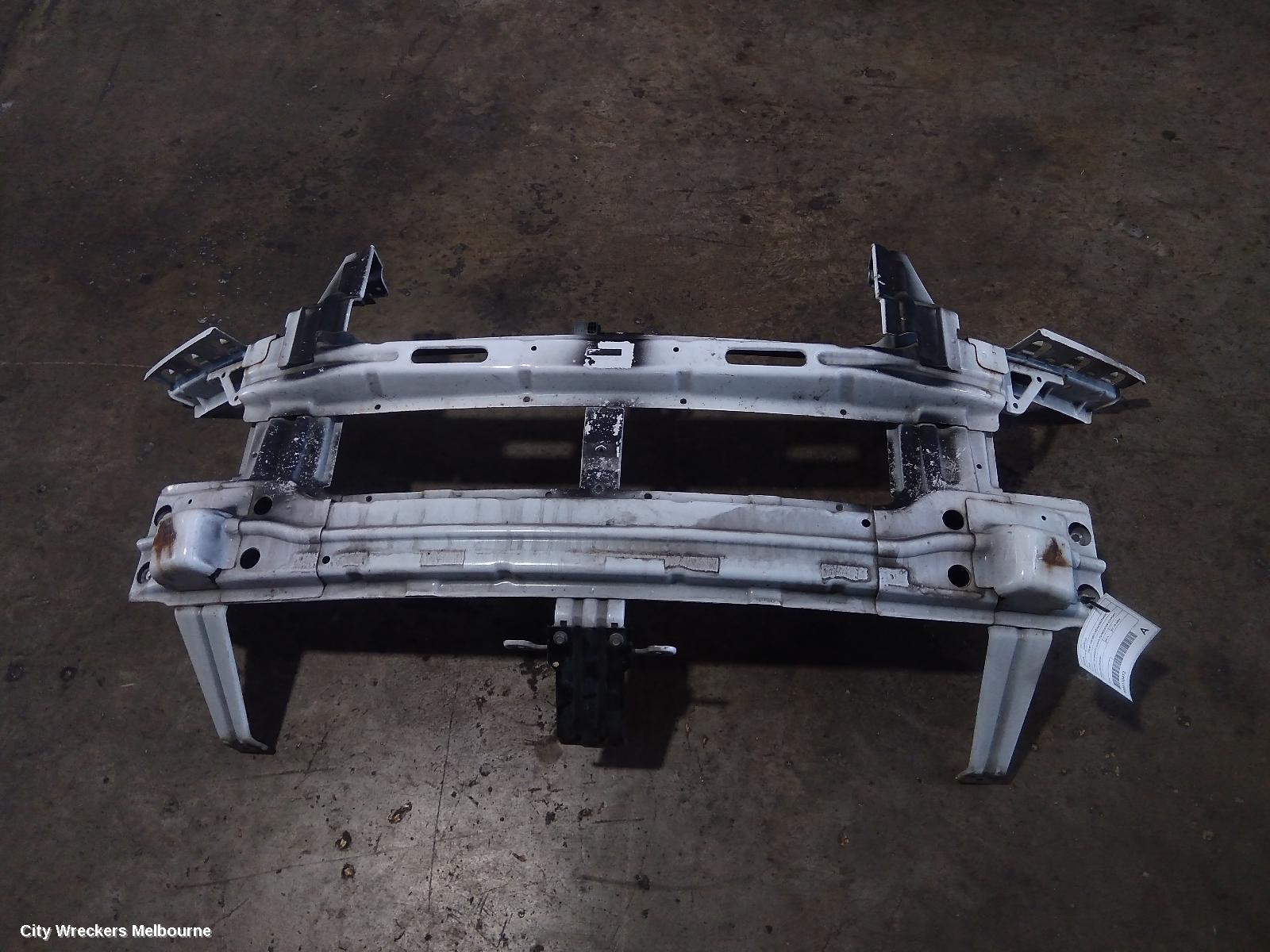 HOLDEN CAPTIVA F/BAR REINFORC/BRACK, STEEL BOLT ON BRACKET GUARD TO RADIATOR SUPPORT, CG, CAPTIVA 7, 01/2011 - 09/2015