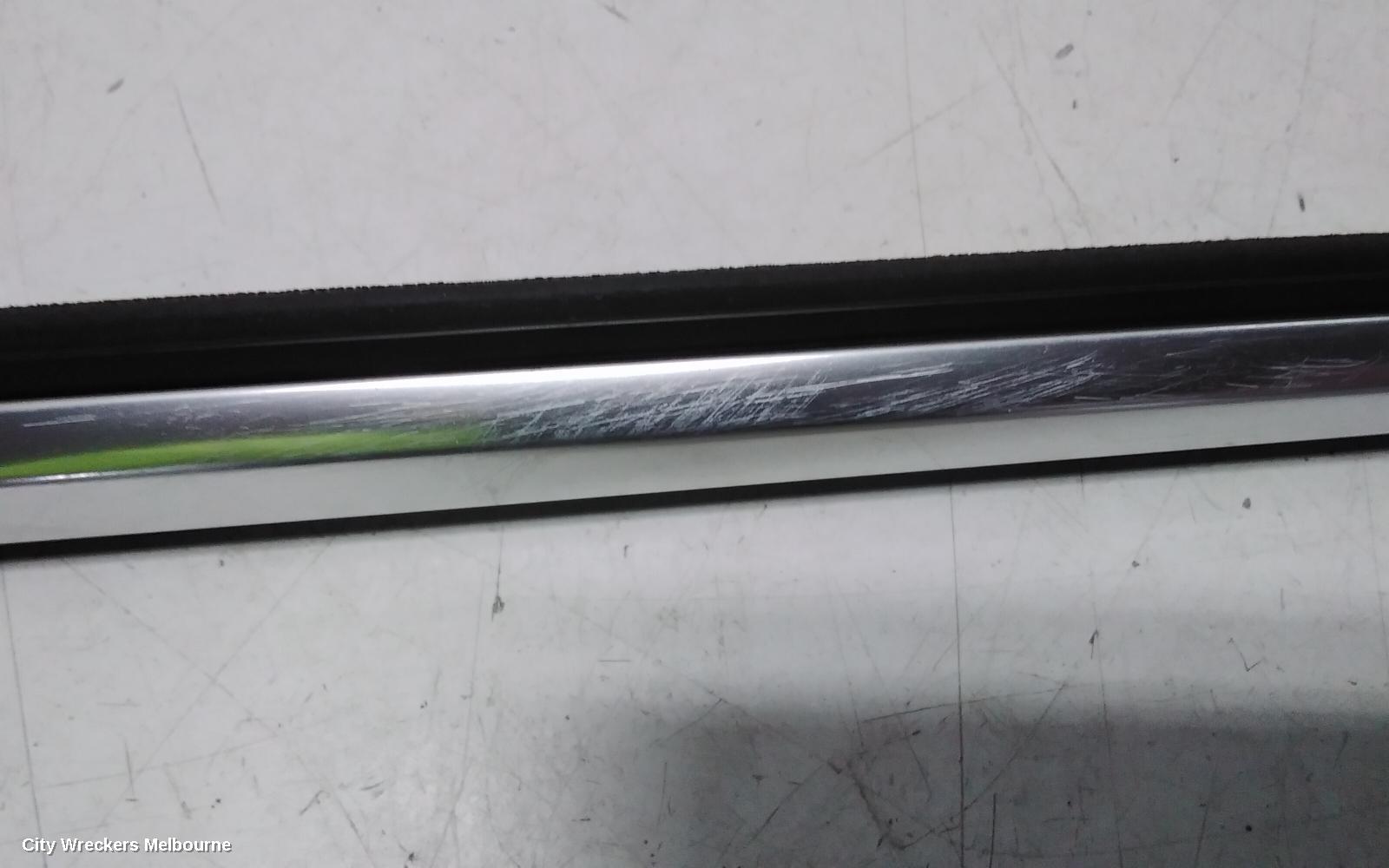 AUDI Q7 DOOR MOULD, LHF UPPER CHROME DOOR BELT / MOULD: 110544, 4M, 07/2015 ONWARDS