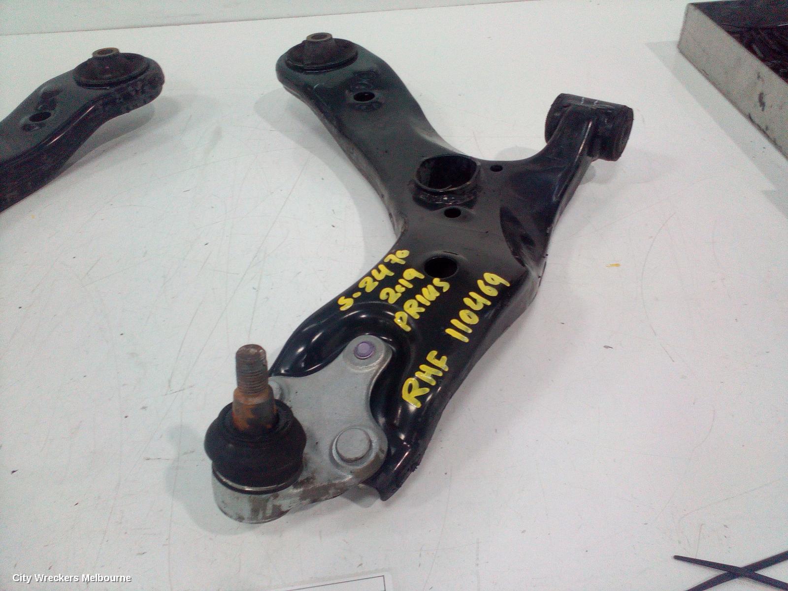 TOYOTA PRIUS RIGHT FRONT LOWER CONTROL ARM, ZVW40R, PRIUS V, 05/2012 - 03/2021