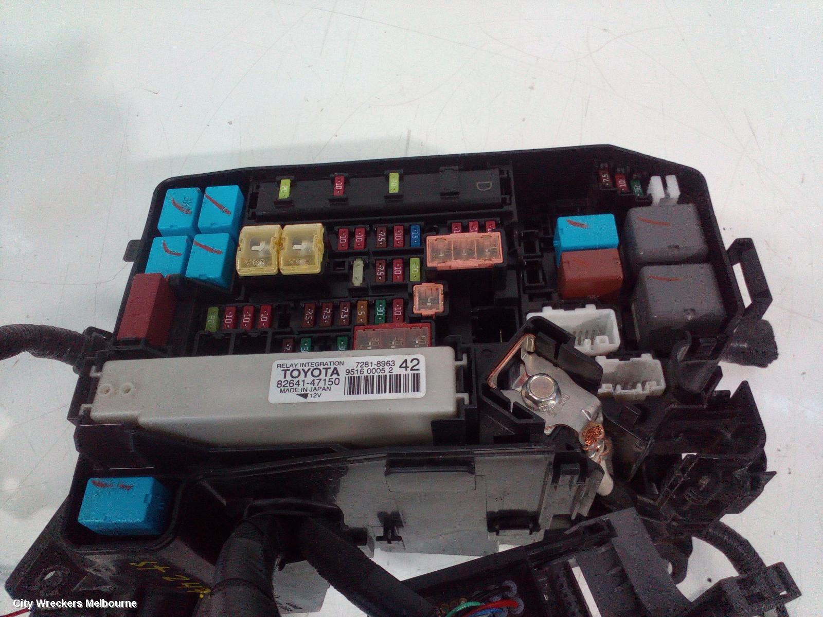 TOYOTA PRIUS FUSE BOX, ZVW40R, PRIUS V, ENGINE BAY, 05/2012 - 03/2021