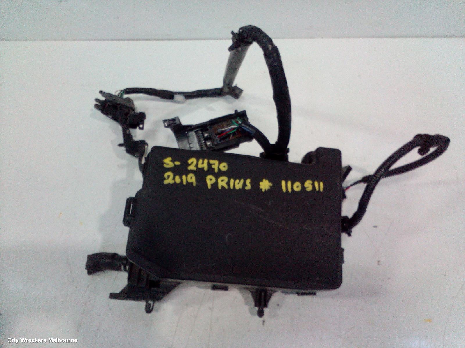TOYOTA PRIUS FUSE BOX, ZVW40R, PRIUS V, ENGINE BAY, 05/2012 - 03/2021