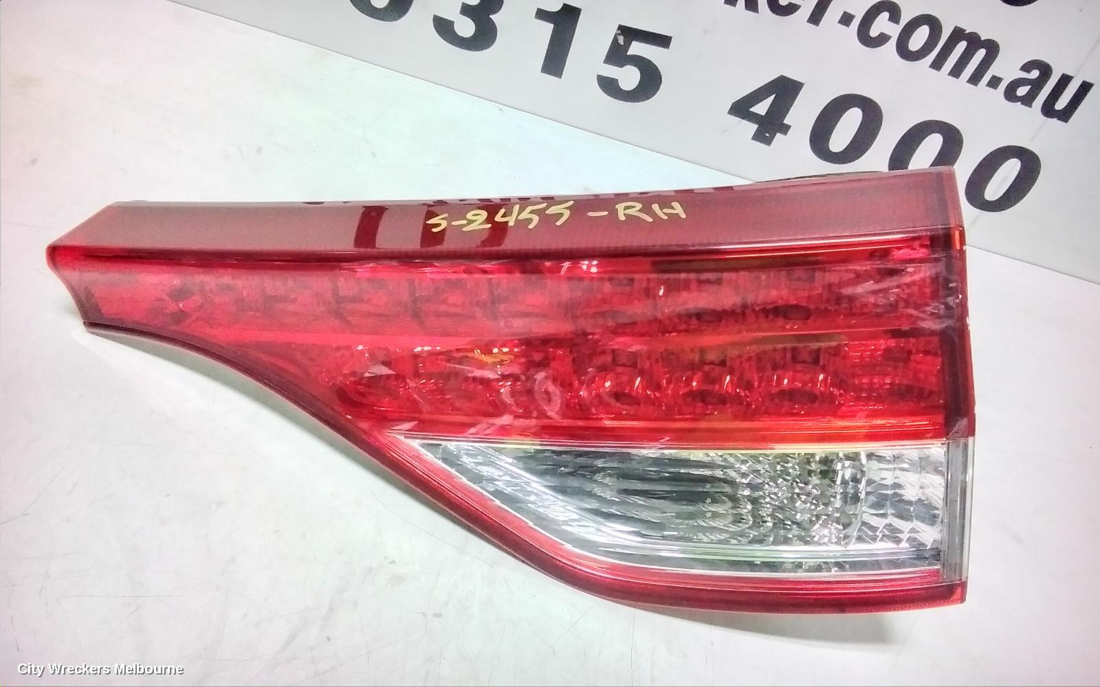 TOYOTA ESTIMA REAR GARNISH, TAILGATE LAMP (RH SIDE), XR50, RED/CLEAR, LENS# 28209, 09-19 (IMPORT)