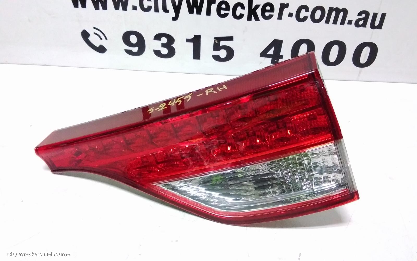 TOYOTA ESTIMA REAR GARNISH, TAILGATE LAMP (RH SIDE), XR50, RED/CLEAR, LENS# 28209, 09-19 (IMPORT)