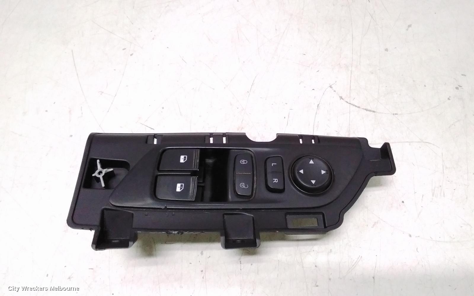 LDV G10 PWR DR WIND SWITCH, RH FRONT (MASTER SWITCH), SV7A/SV7C, WAGON/VAN, 04/2015 ONWARDS