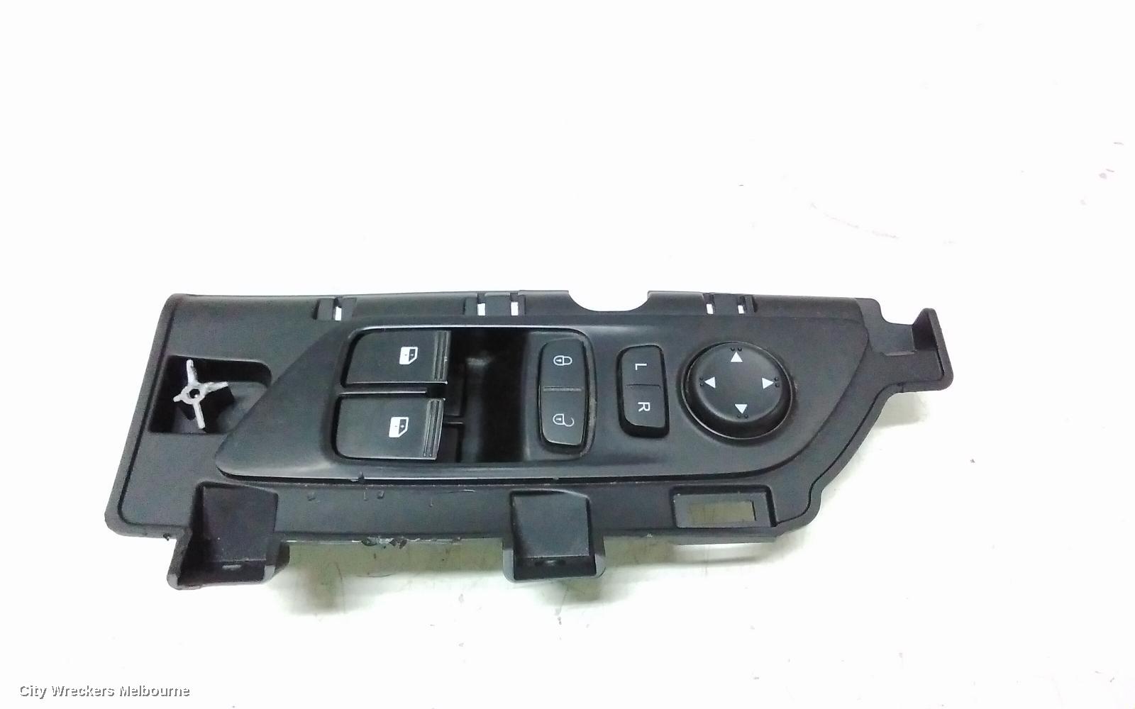LDV G10 PWR DR WIND SWITCH, RH FRONT (MASTER SWITCH), SV7A/SV7C, WAGON/VAN, 04/2015 ONWARDS