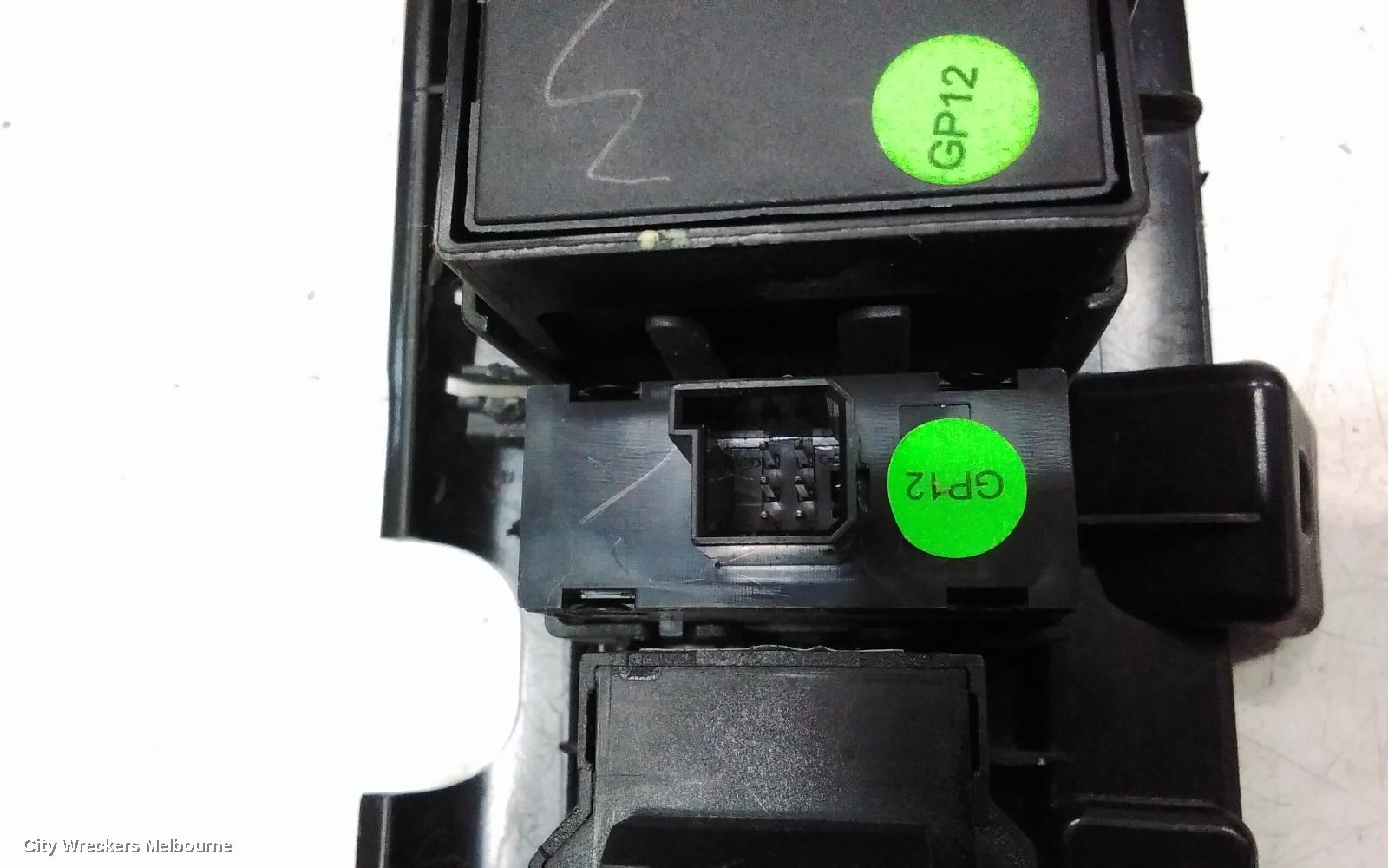 LDV G10 PWR DR WIND SWITCH, RH FRONT (MASTER SWITCH), SV7A/SV7C, WAGON/VAN, 04/2015 ONWARDS
