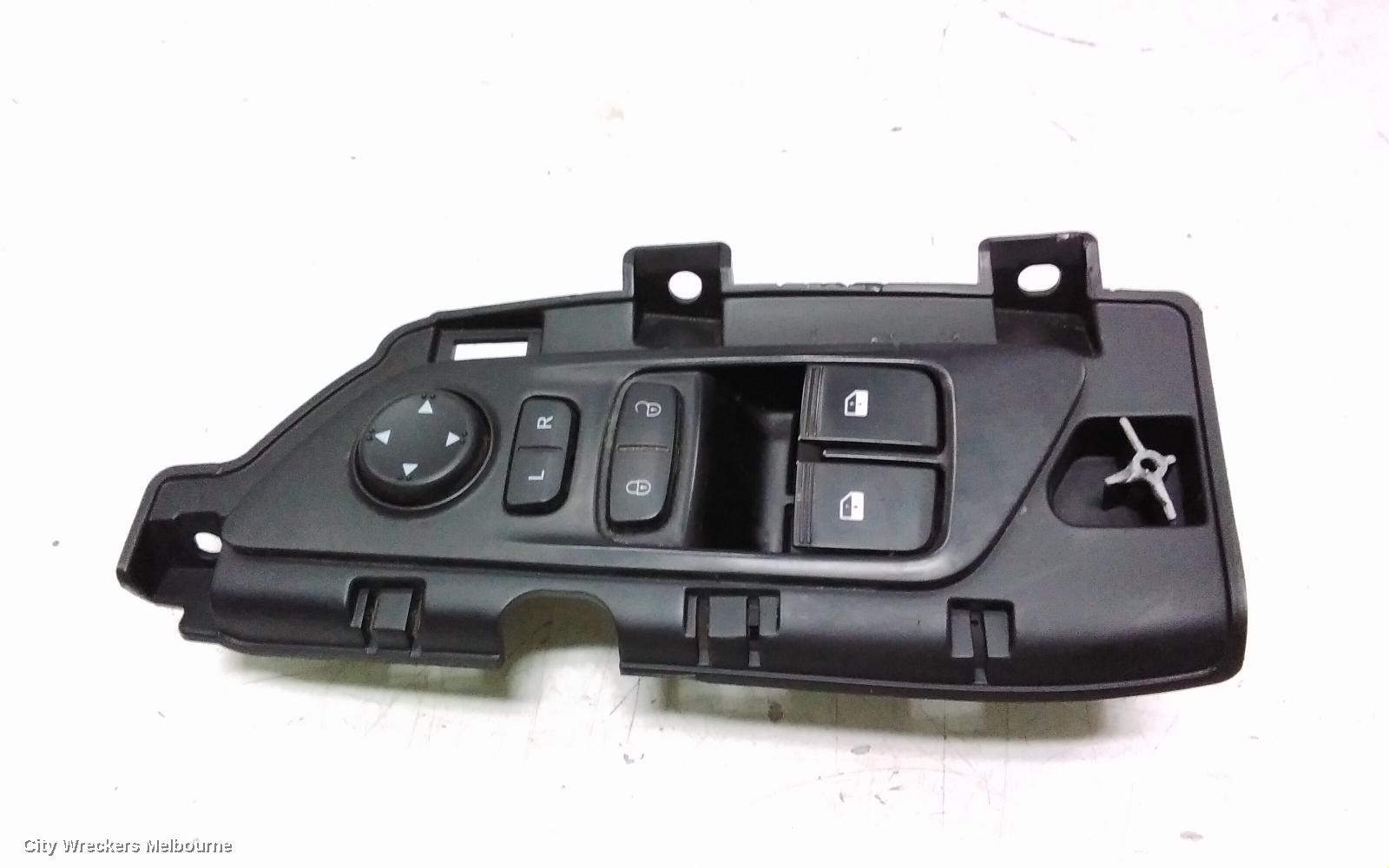 LDV G10 PWR DR WIND SWITCH, RH FRONT (MASTER SWITCH), SV7A/SV7C, WAGON/VAN, 04/2015 ONWARDS