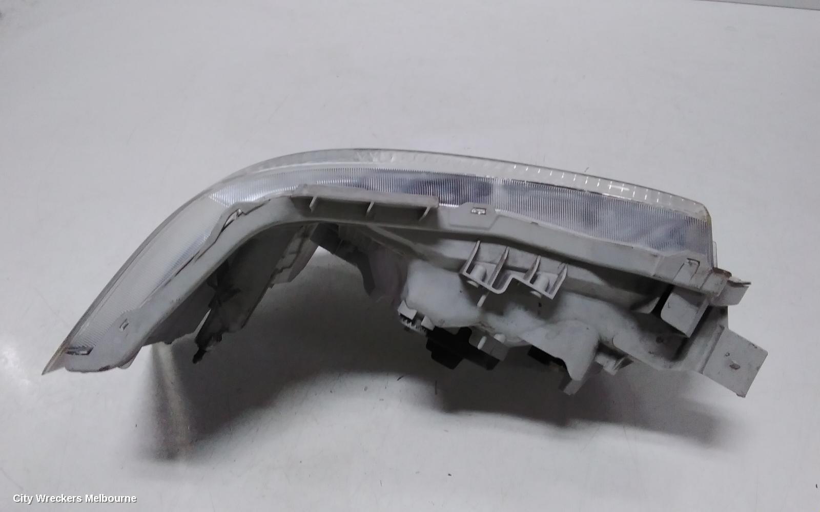 TOYOTA HIACE RIGHT HEADLAMP, TRH/KDH, SLWB, 08/2010 - 12/2013