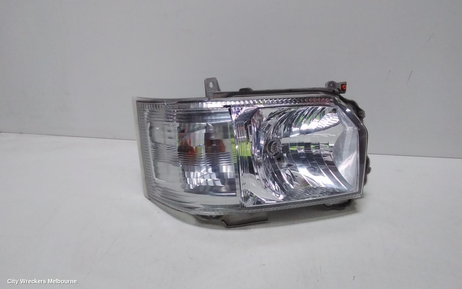 TOYOTA HIACE RIGHT HEADLAMP, TRH/KDH, SLWB, 08/2010 - 12/2013