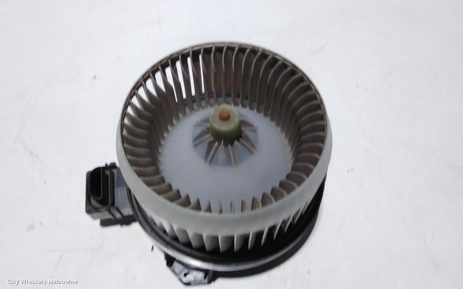 TOYOTA HIACE HEATER FAN MOTOR, FRONT, TRH/KDH, 03/2005 - 04/2019