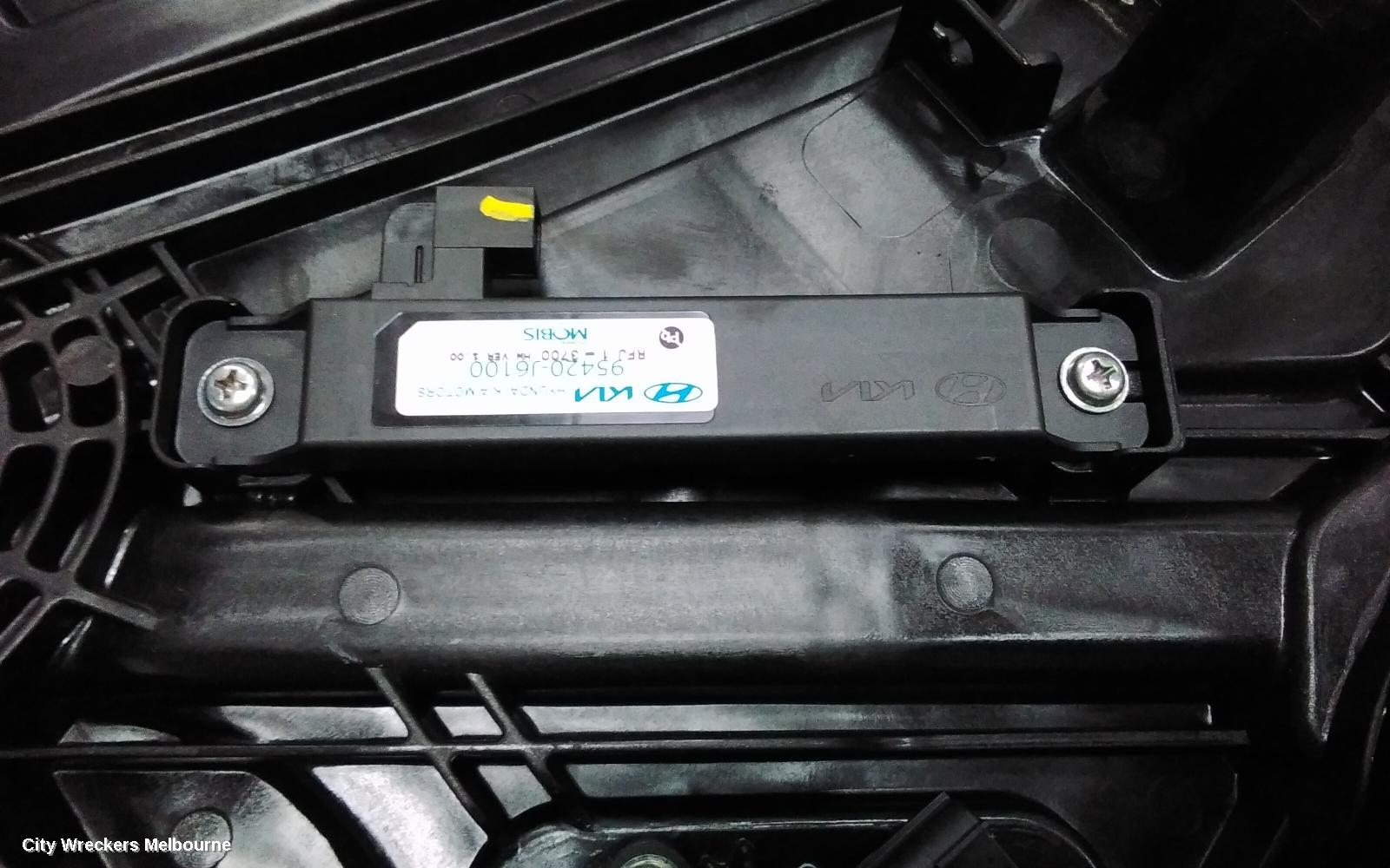 HYUNDAI SANTA FE RIGHT FRONT WINDOW REG/MOTOR, TM, DOOR REG & MOTOR ASSY, 03/2018 ONWARDS