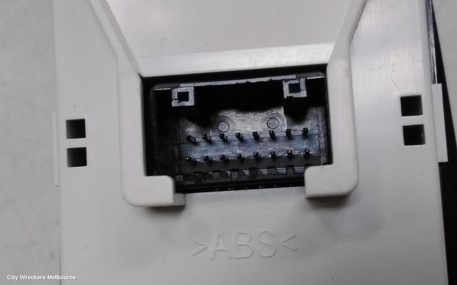 HYUNDAI SANTA FE PWR DR WIND SWITCH, RH FRONT (MASTER SWITCH), W/FOLDING MIRRORS TYPE, W/CHILD LOCK TYPE, TM, 10/2020 ONWARDS