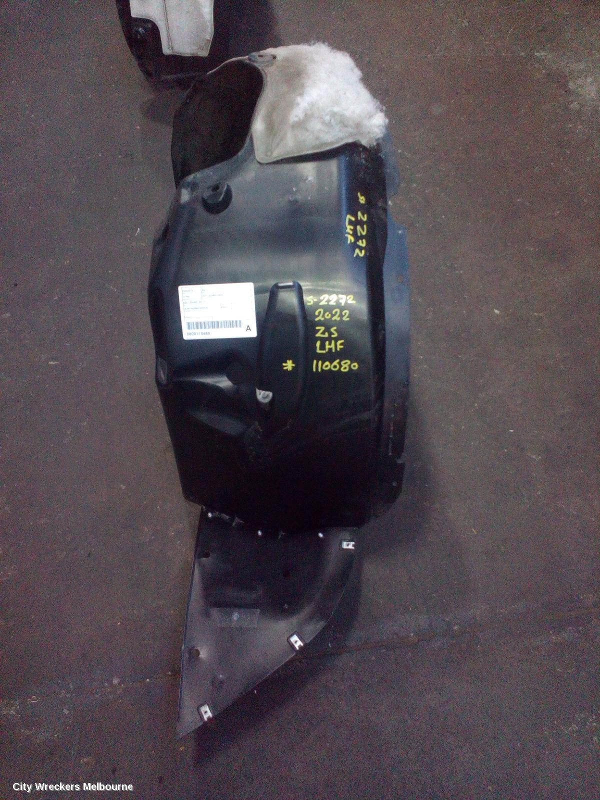 MG ZS LEFT GUARD LINER, AZS1, FRONT, 09/2017 ONWARDS