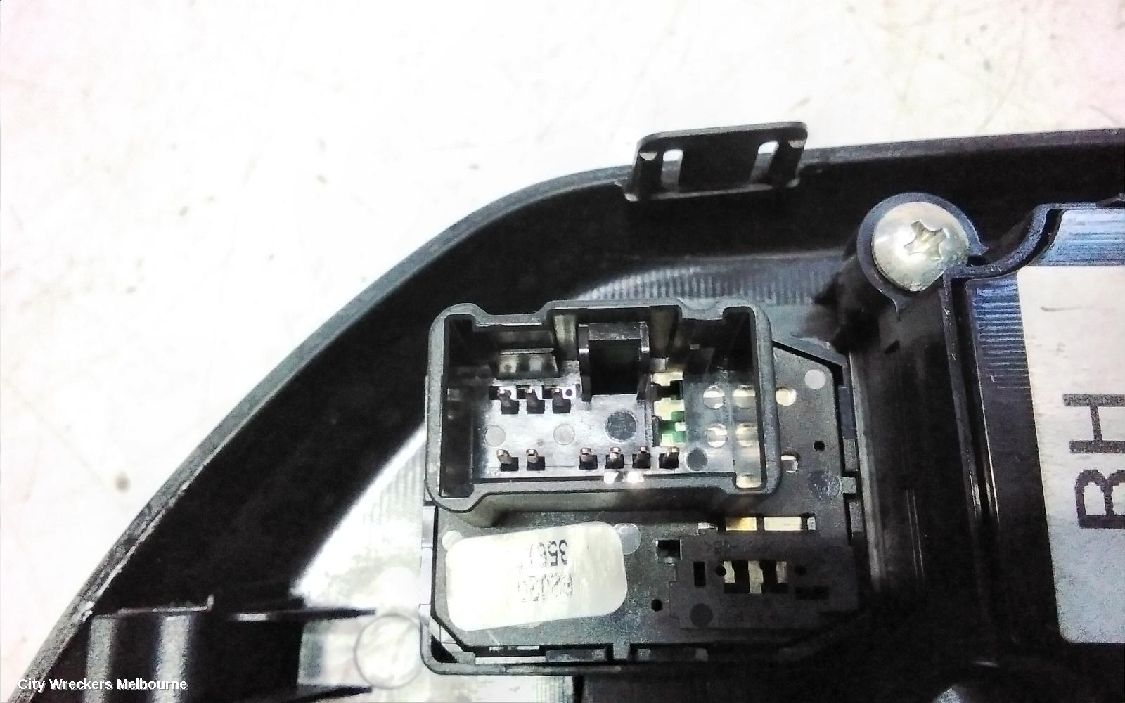 SUZUKI SWIFT PWR DR WIND SWITCH, RH FRONT (MASTER SWITCH), FZ, 18 PIN TYPE, 08/2010 - 03/2017