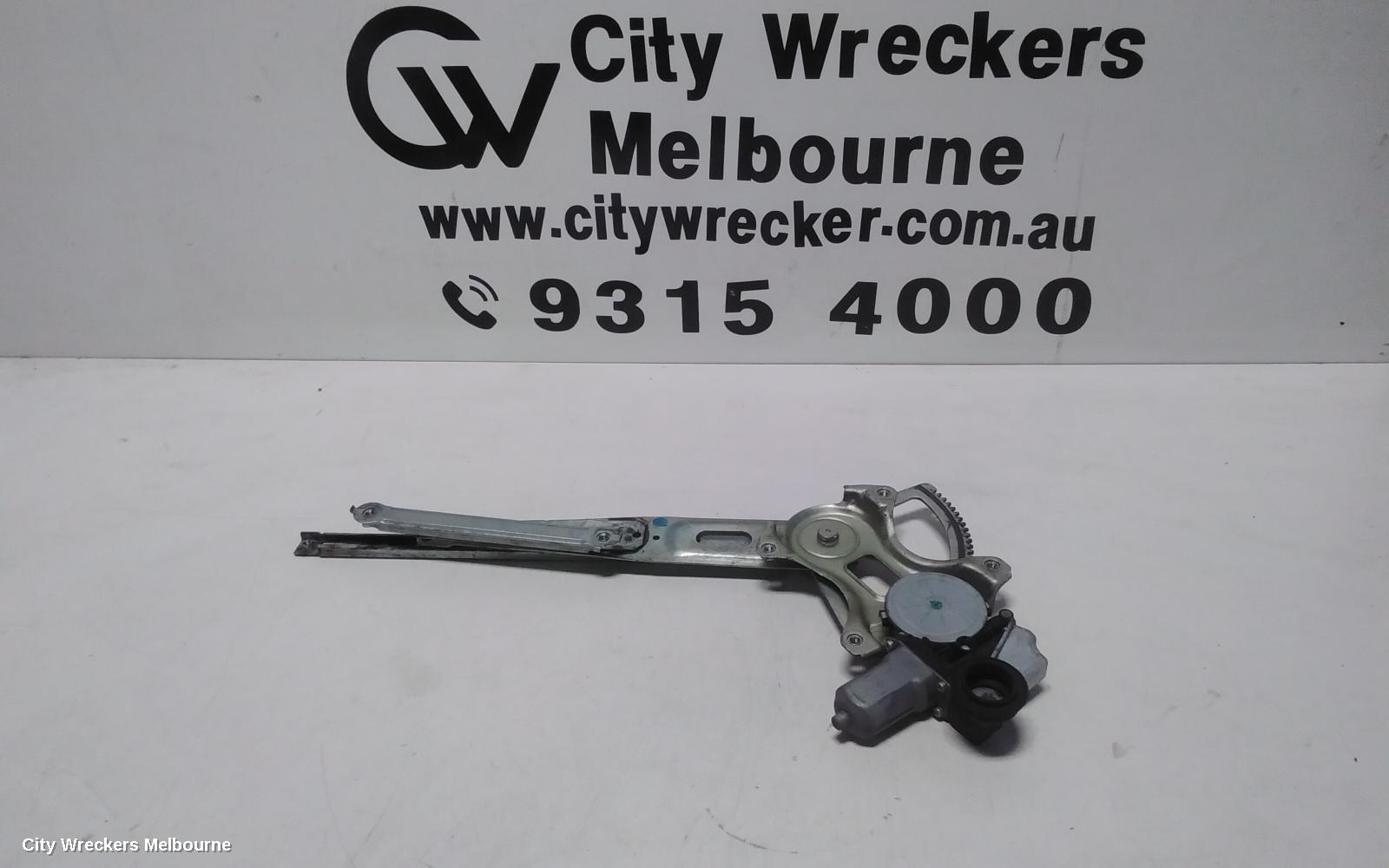 TOYOTA PRIUS RIGHT FRONT WINDOW REG/MOTOR, ZVW30R, POWER, 07/2009 ONWARDS