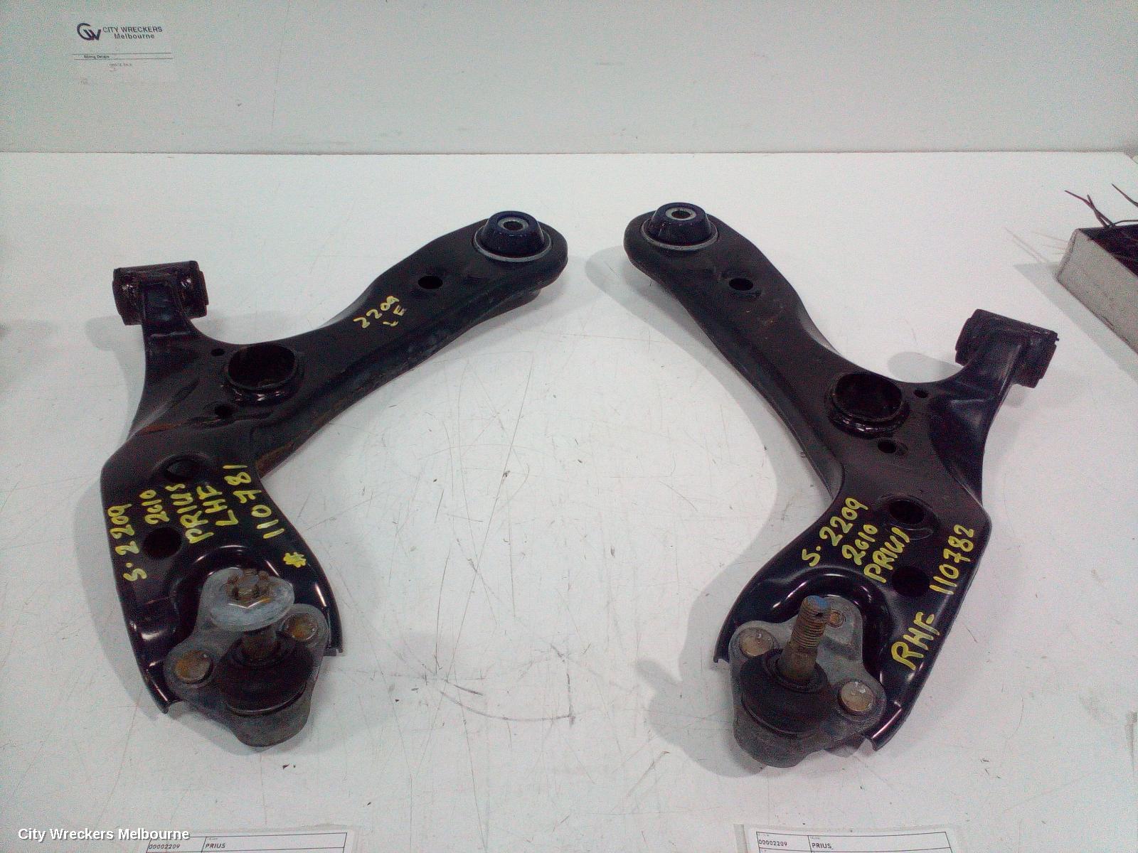TOYOTA PRIUS LEFT FRONT LOWER CONTROL ARM, ZVW30R, 07/2009 - 12/2015
