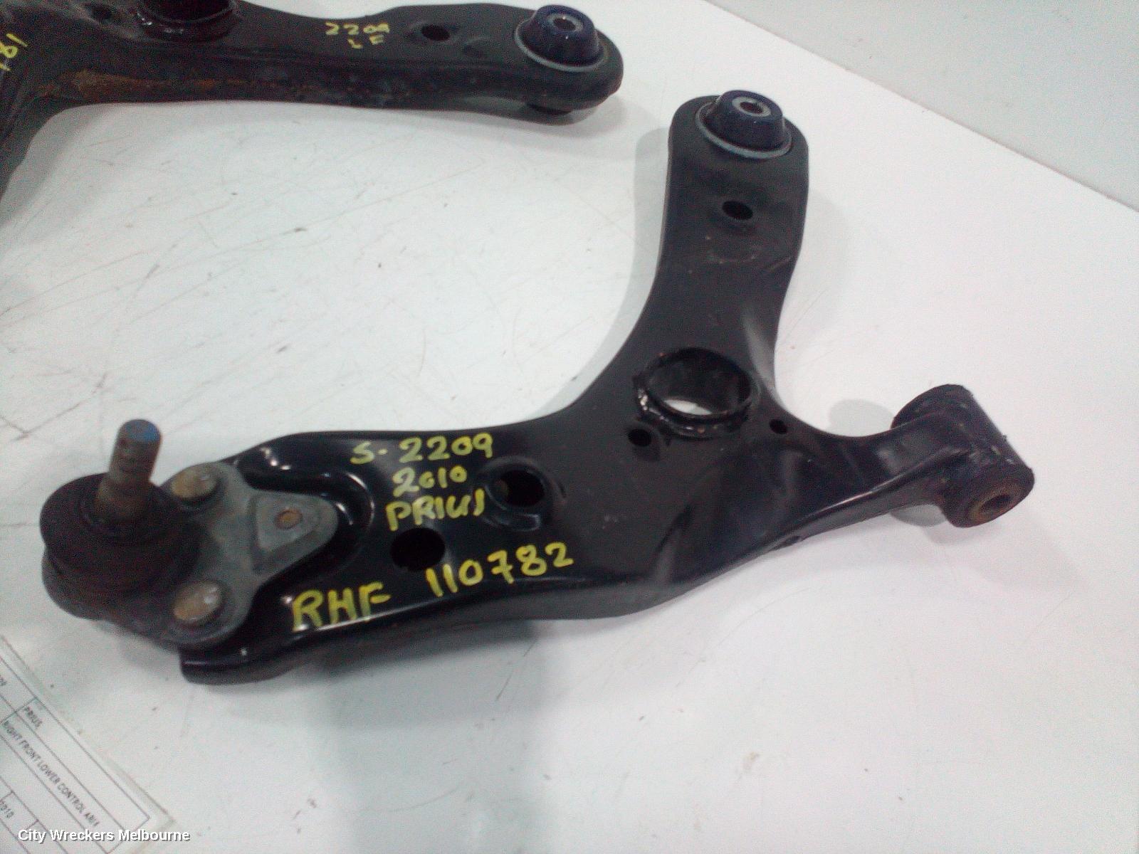 TOYOTA PRIUS RIGHT FRONT LOWER CONTROL ARM, ZVW30R, 07/2009 - 12/2015