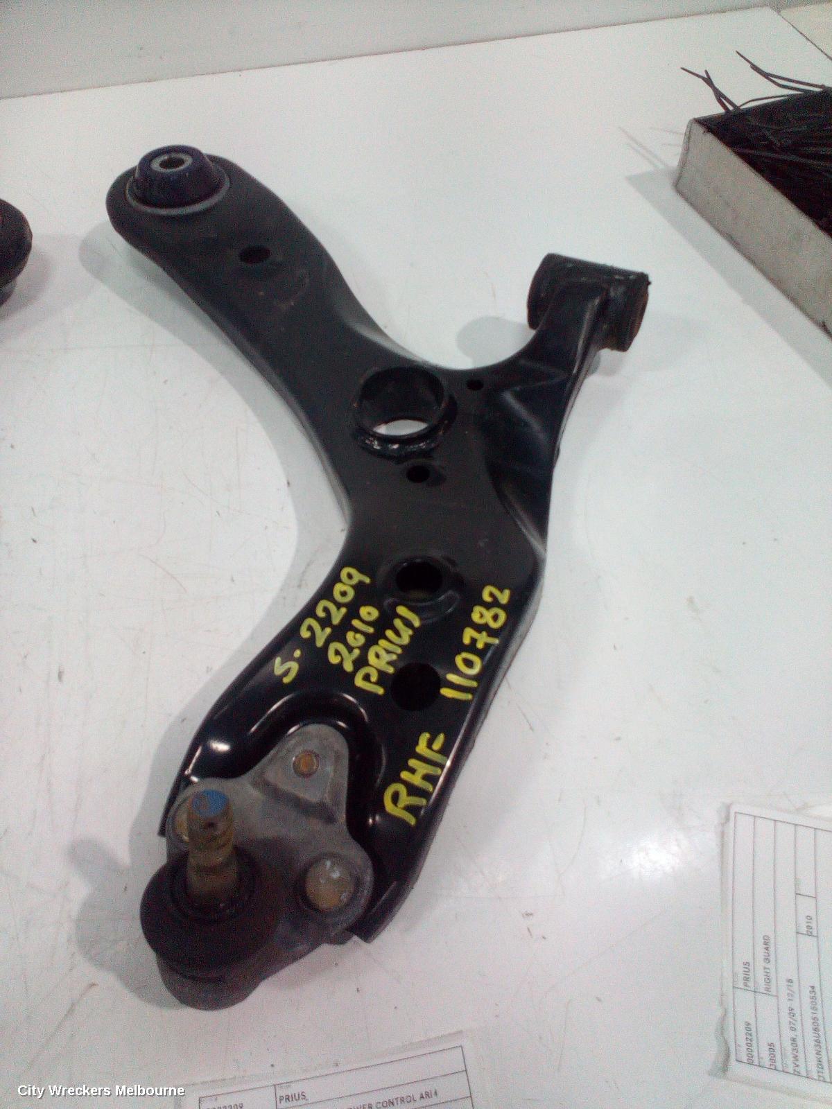 TOYOTA PRIUS RIGHT FRONT LOWER CONTROL ARM, ZVW30R, 07/2009 - 12/2015