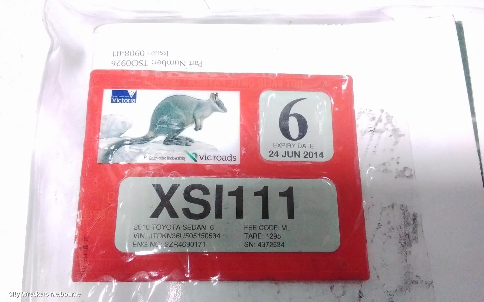 TOYOTA PRIUS OWNERS HANDBOOK, ZVW30R, 07/2009 - 12/2015