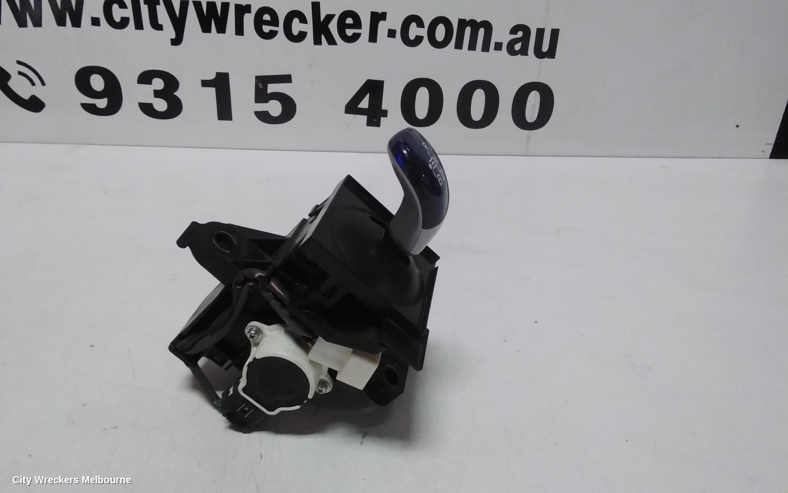 TOYOTA PRIUS GEAR STICK/SHIFTER, ZVW30R, 07/2009 - 12/2015