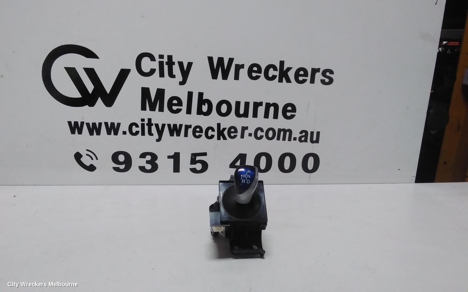 TOYOTA PRIUS GEAR STICK/SHIFTER, ZVW30R, 07/2009 - 12/2015