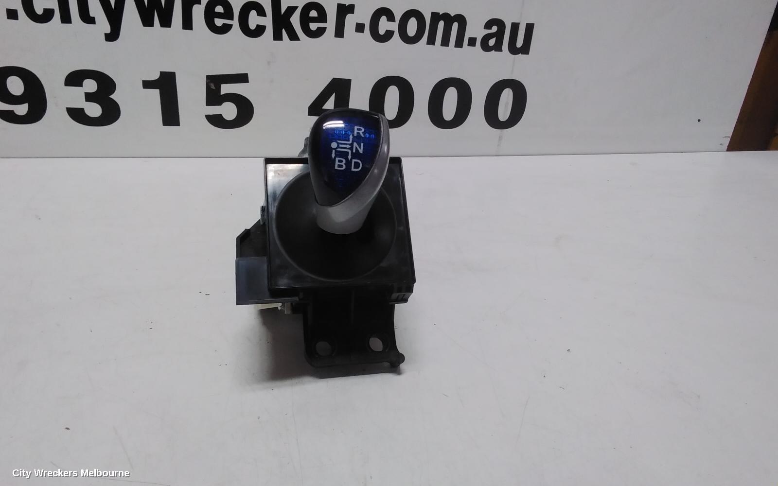 TOYOTA PRIUS GEAR STICK/SHIFTER, ZVW30R, 07/2009 - 12/2015