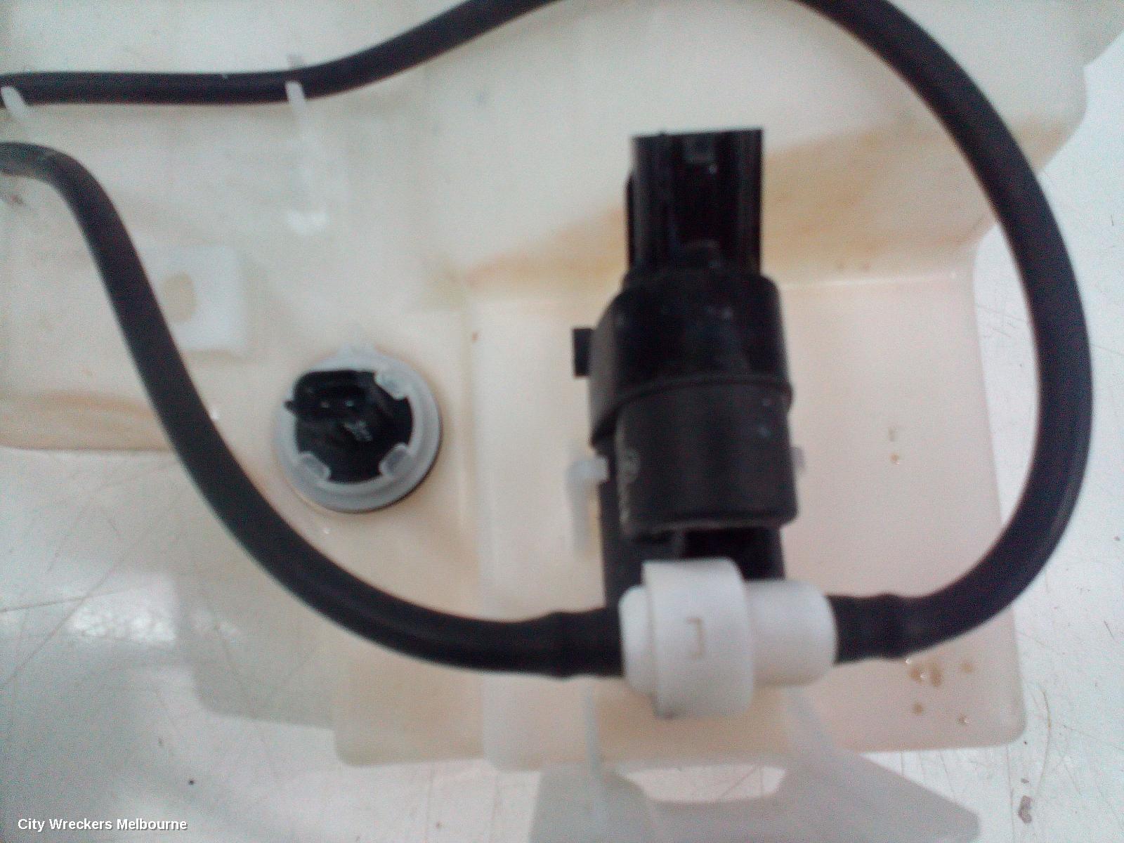 HYUNDAI I30 WASHER BOTTLE, PD, HATCH (S. KOREA VIN KMHH), 03/2017 ONWARDS