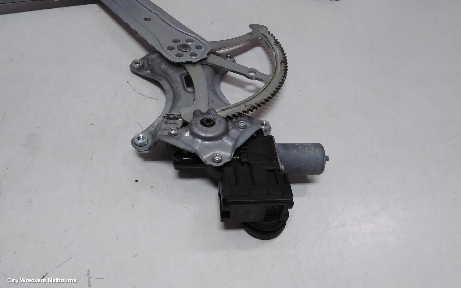 TOYOTA HIACE RIGHT FRONT WINDOW REG/MOTOR, DOOR REG ASSY (REG AND MOTOR), 300 SERIES, 04/2019 ONWARDS