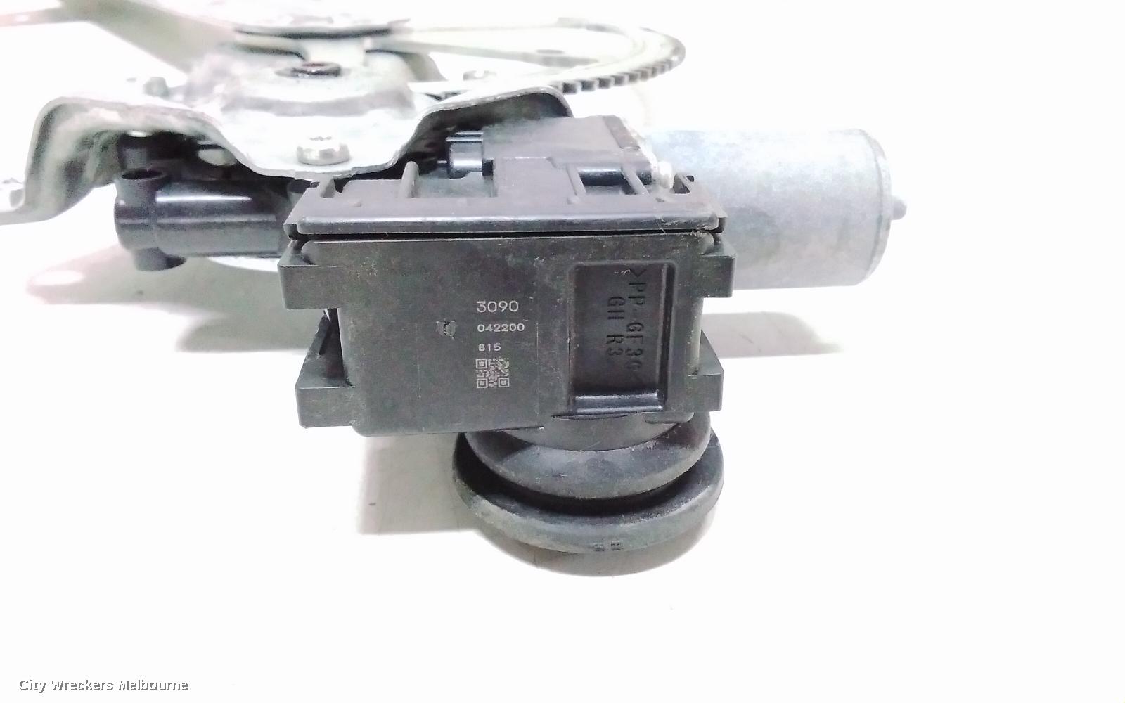 TOYOTA HIACE RIGHT FRONT WINDOW REG/MOTOR, DOOR REG ASSY (REG AND MOTOR), 300 SERIES, 04/2019 ONWARDS