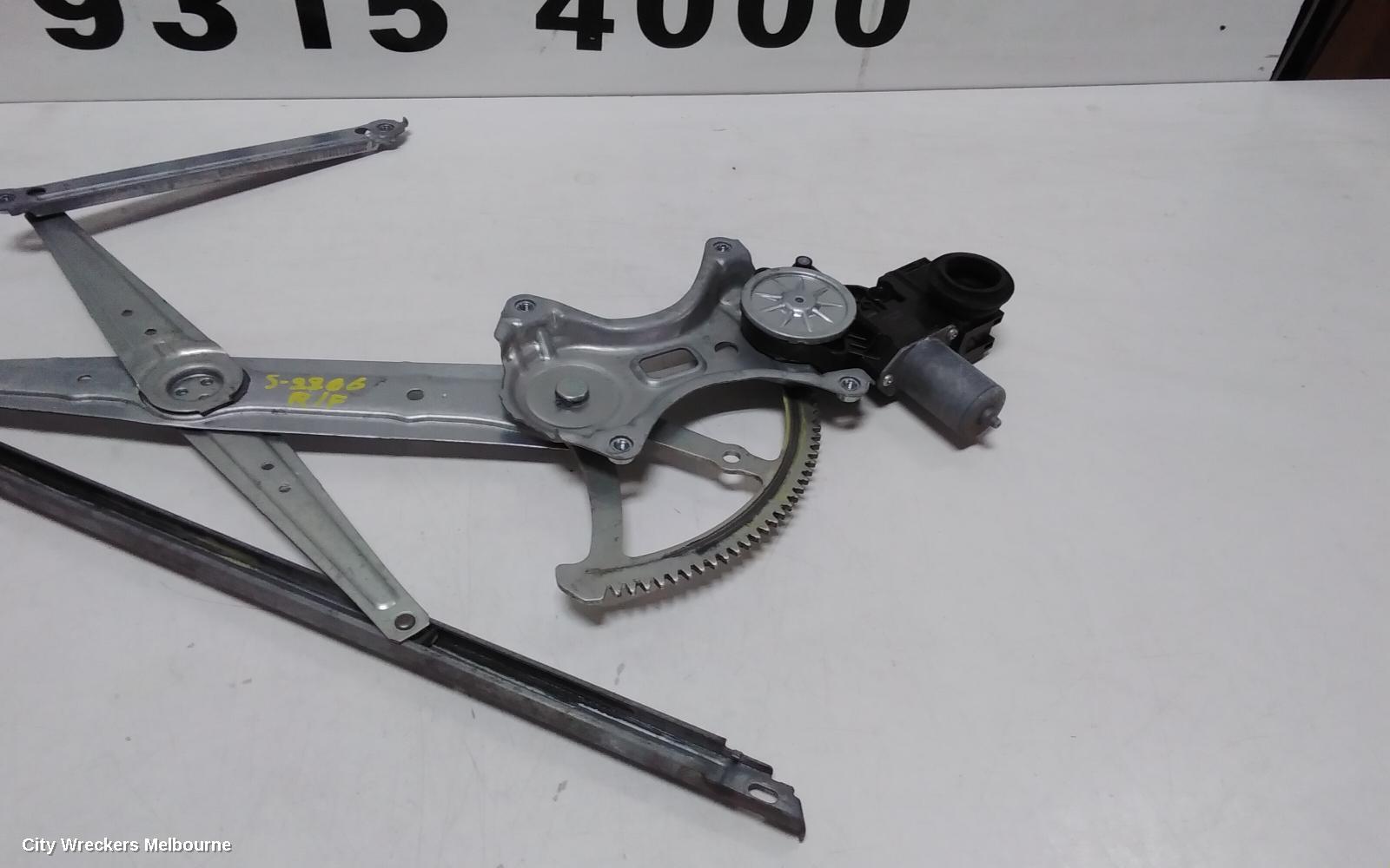 TOYOTA HIACE RIGHT FRONT WINDOW REG/MOTOR, DOOR REG ASSY (REG AND MOTOR), 300 SERIES, 04/2019 ONWARDS