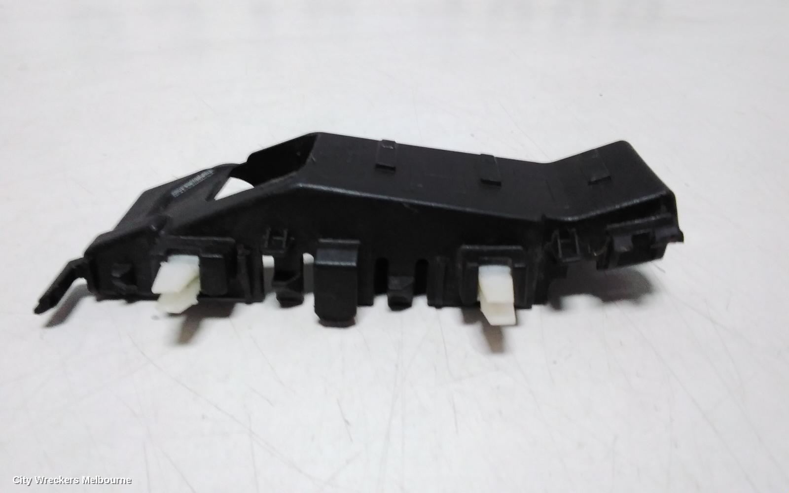 HYUNDAI TUCSON, TL, 06/2015 - 01/2021, LHF GUARD BRACKET: 110866