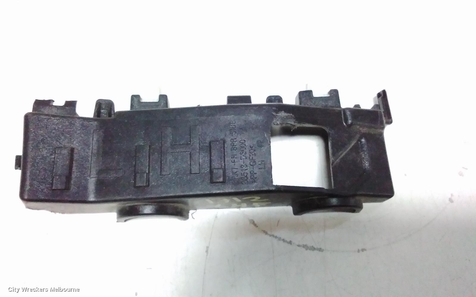 HYUNDAI TUCSON, TL, 06/2015 - 01/2021, LHF GUARD BRACKET: 110866