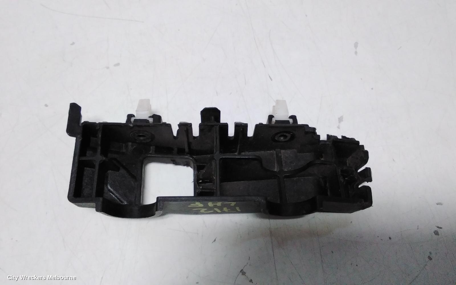 HYUNDAI TUCSON, TL, 06/2015 - 01/2021, LHF GUARD BRACKET: 110866