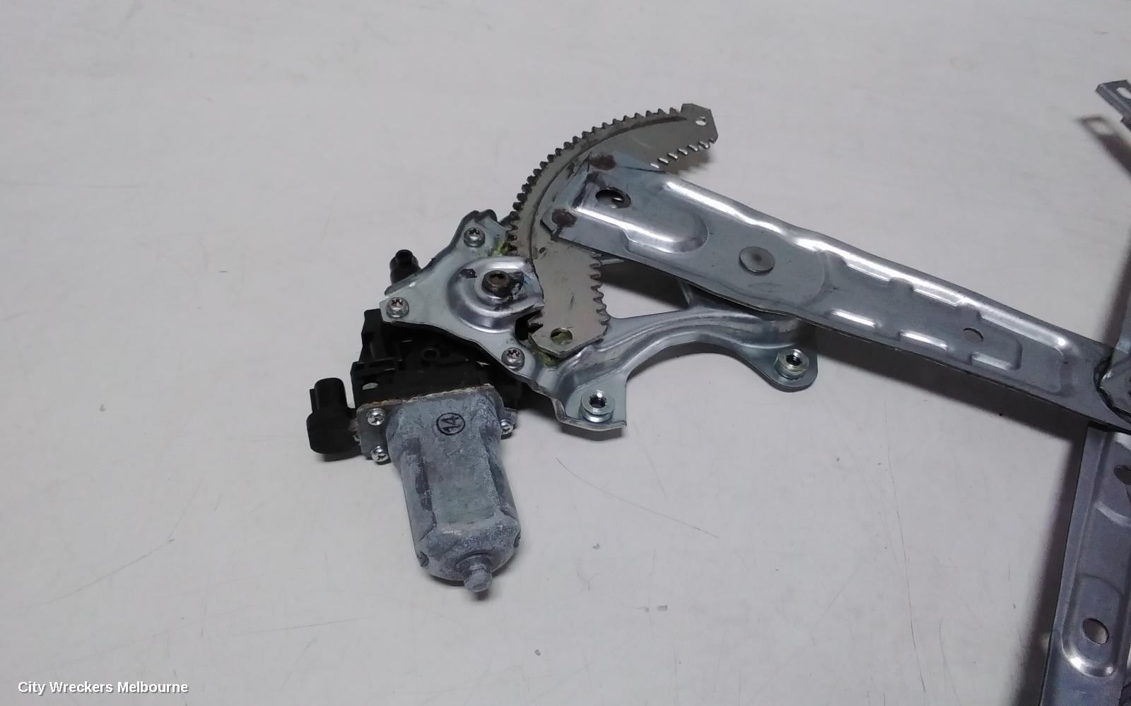 MITSUBISHI PAJERO RIGHT FRONT WINDOW REG/MOTOR, QE, PAJERO SPORT, 10/2015 ONWARDS