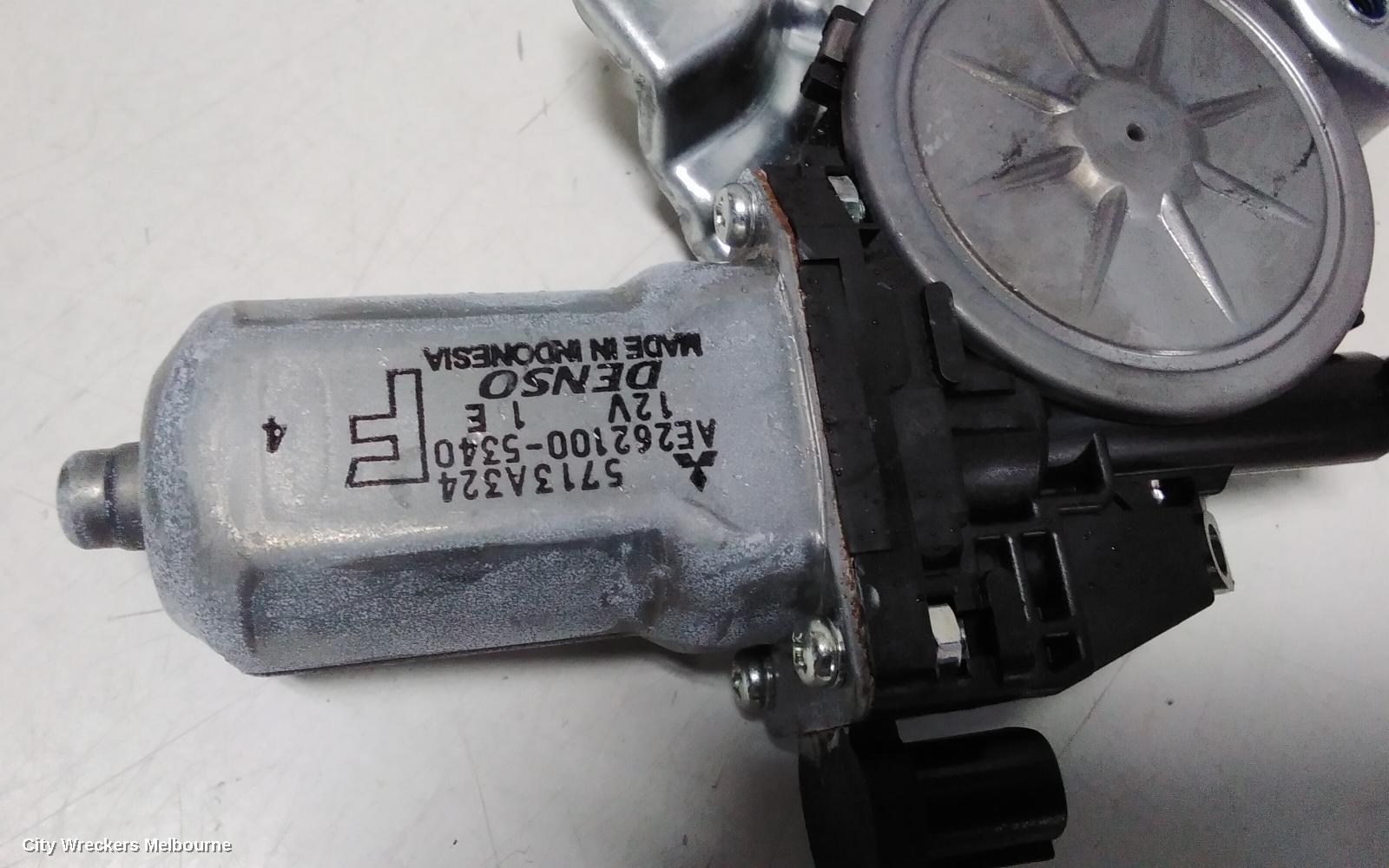 MITSUBISHI PAJERO RIGHT FRONT WINDOW REG/MOTOR, QE, PAJERO SPORT, 10/2015 ONWARDS