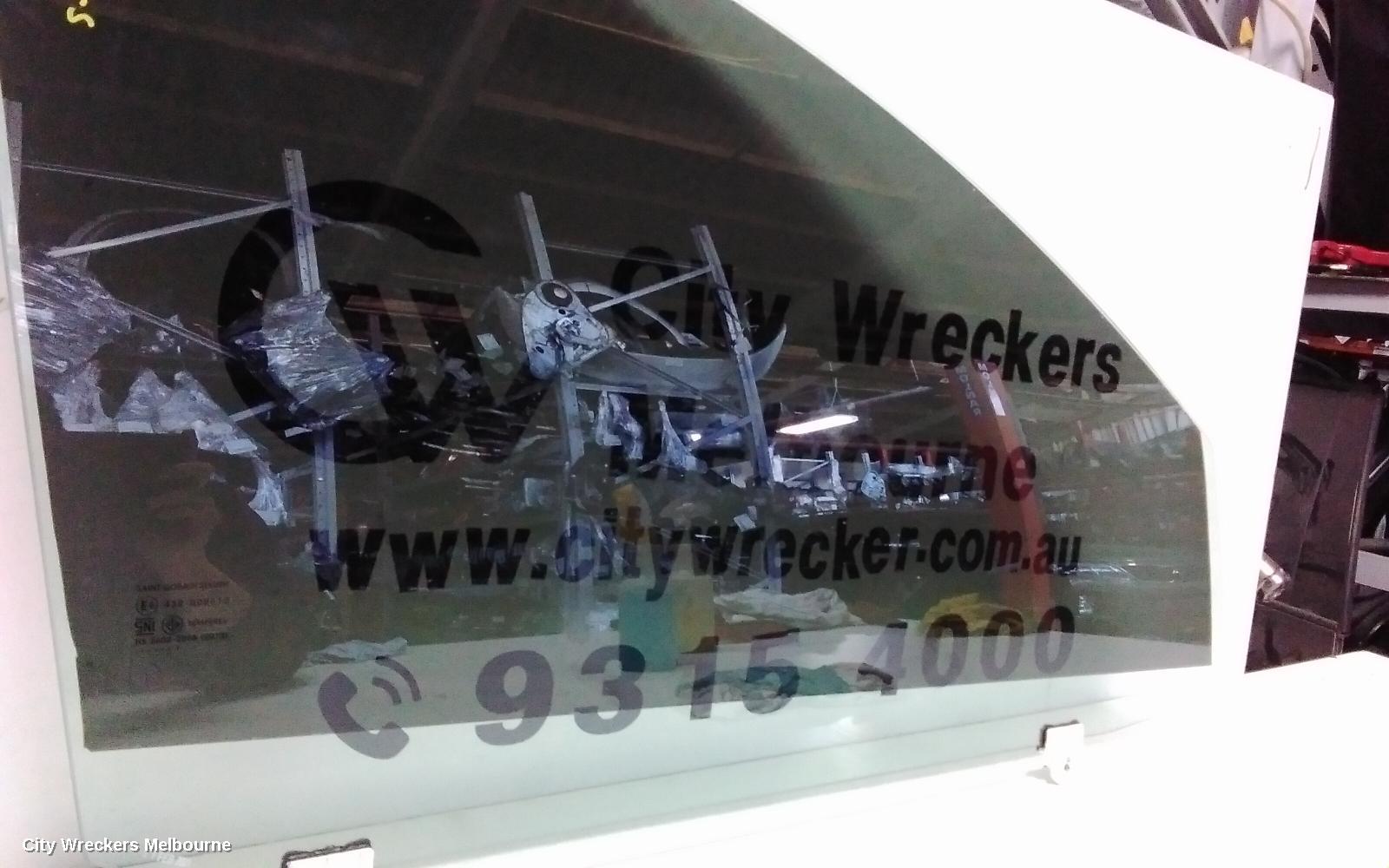 MITSUBISHI PAJERO RIGHT FRONT DOOR WINDOW, QE, PAJERO SPORT, 10/2015 ONWARDS