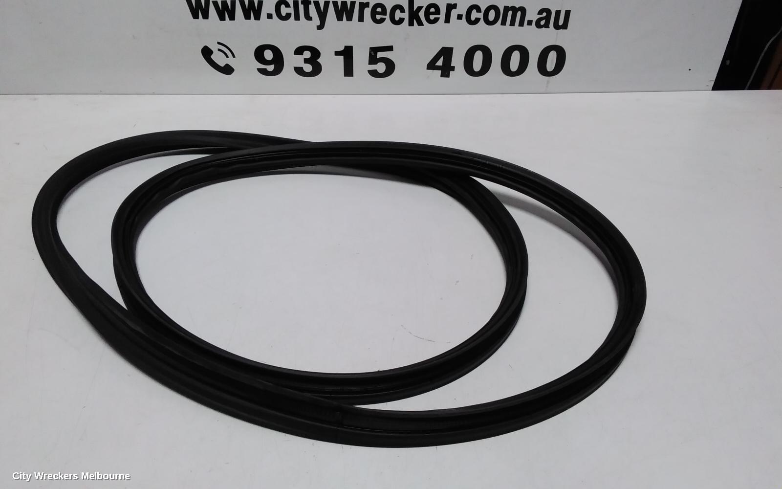 TOYOTA COROLLA, E210, 07/2018 ONWARDS, BOOTLID RUBBER SEAL : 110902
