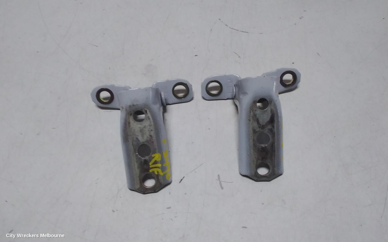 MITSUBISHI PAJERO DOOR HINGE/RUNNER, QE, PAJERO SPORT, 10/2015 ONWARDS