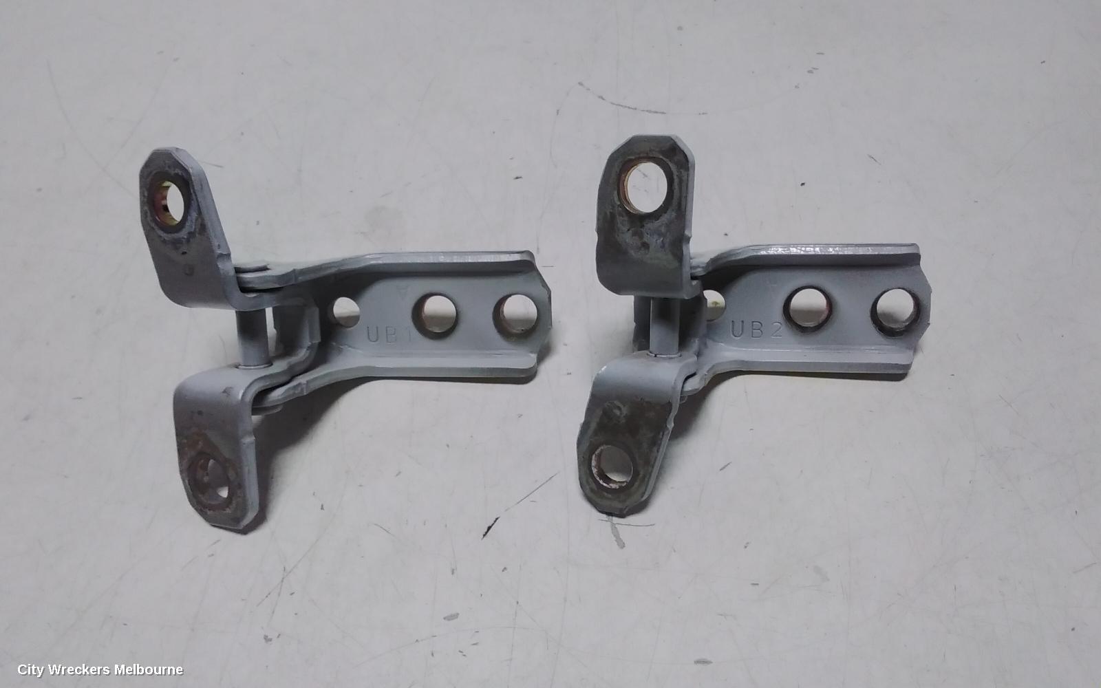 MITSUBISHI PAJERO DOOR HINGE/RUNNER, QE, PAJERO SPORT, 10/2015 ONWARDS