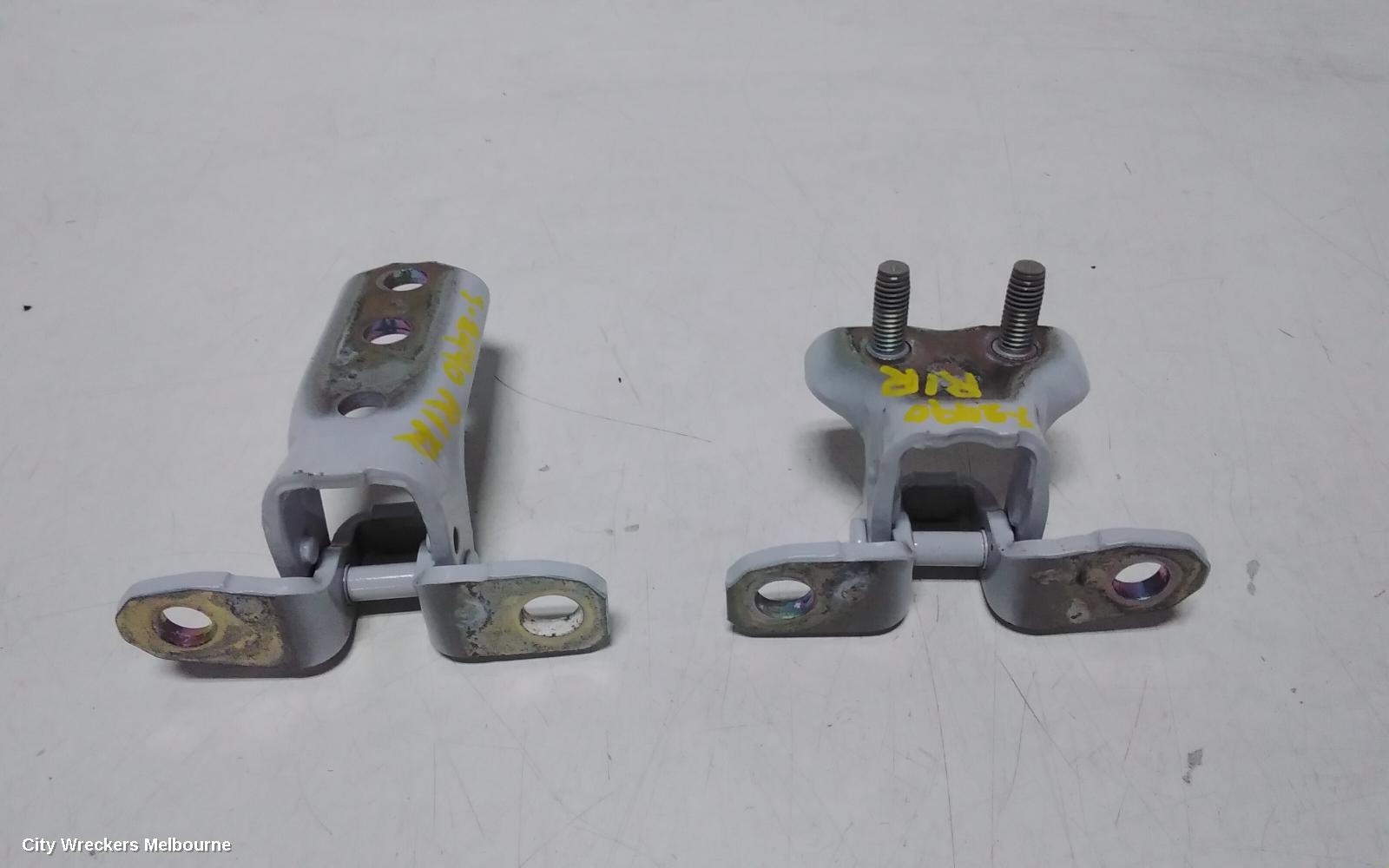 MITSUBISHI PAJERO DOOR HINGE/RUNNER, QE, PAJERO SPORT, 10/2015 ONWARDS