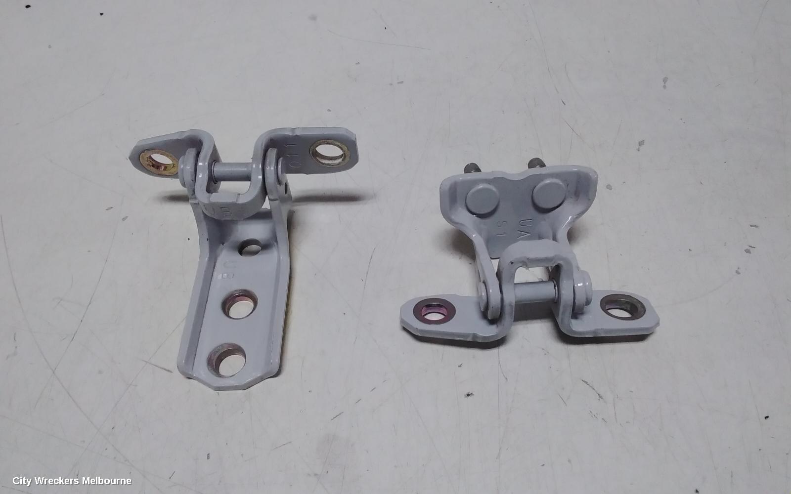 MITSUBISHI PAJERO DOOR HINGE/RUNNER, QE, PAJERO SPORT, 10/2015 ONWARDS