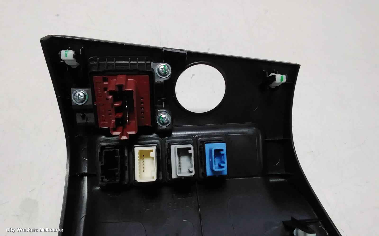MITSUBISHI PAJERO, TRACTION CONTROL, QE, PAJERO SPORT, 10/2015 ONWARDS, WITH MIRROR SWITCH: 110911