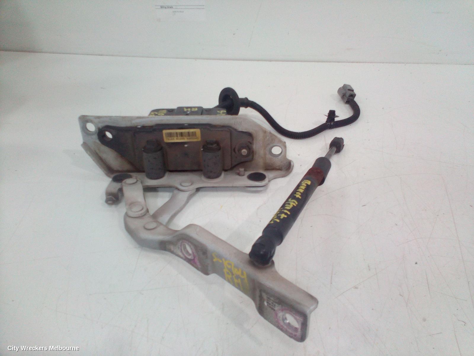 HYUNDAI GENESIS BONNET HINGE/STRUT, DH, HINGES (PAIR), 11/2014 - 01/2018