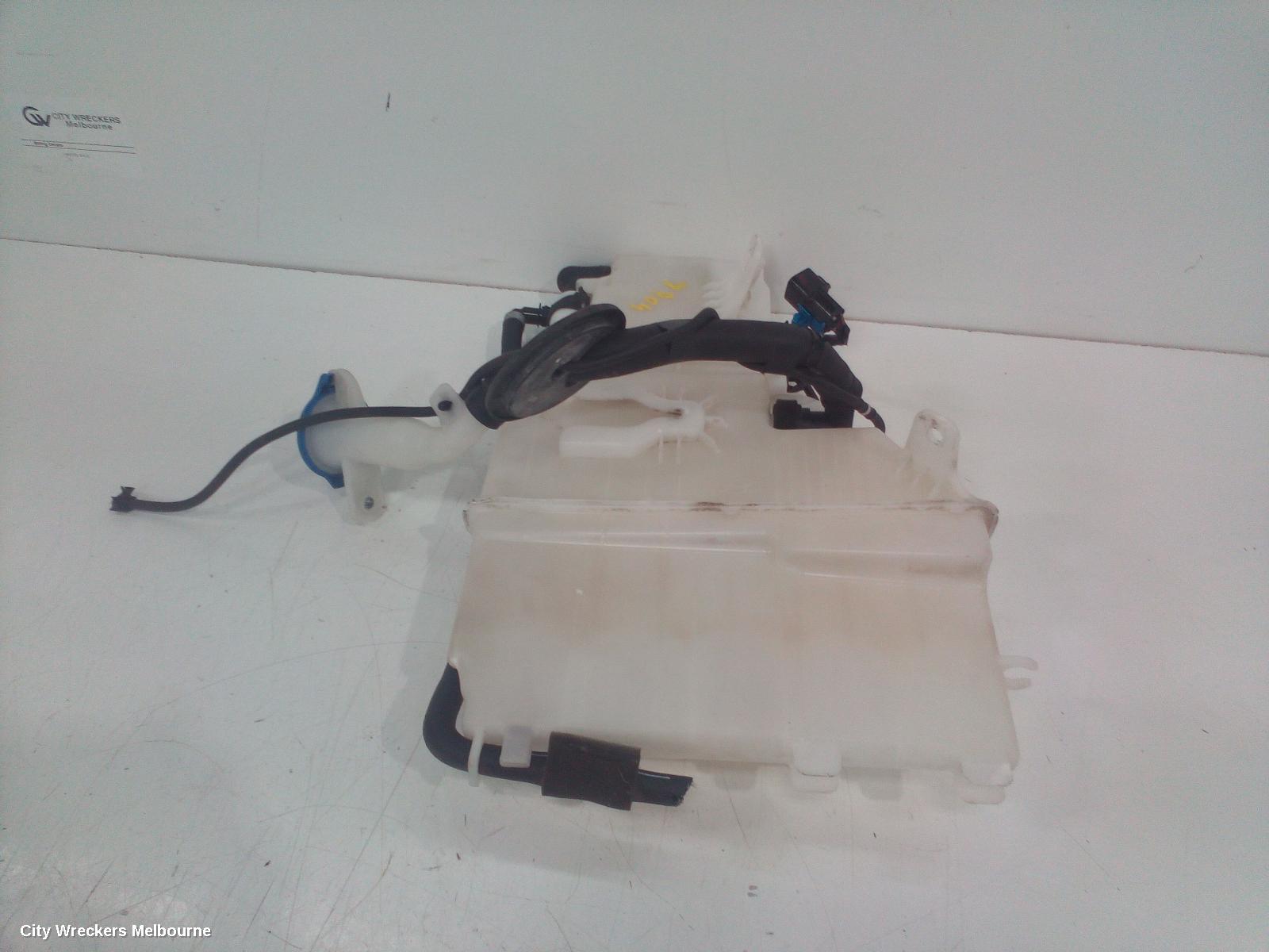 HYUNDAI GENESIS WASHER BOTTLE, DH, 11/2014 - 01/2018