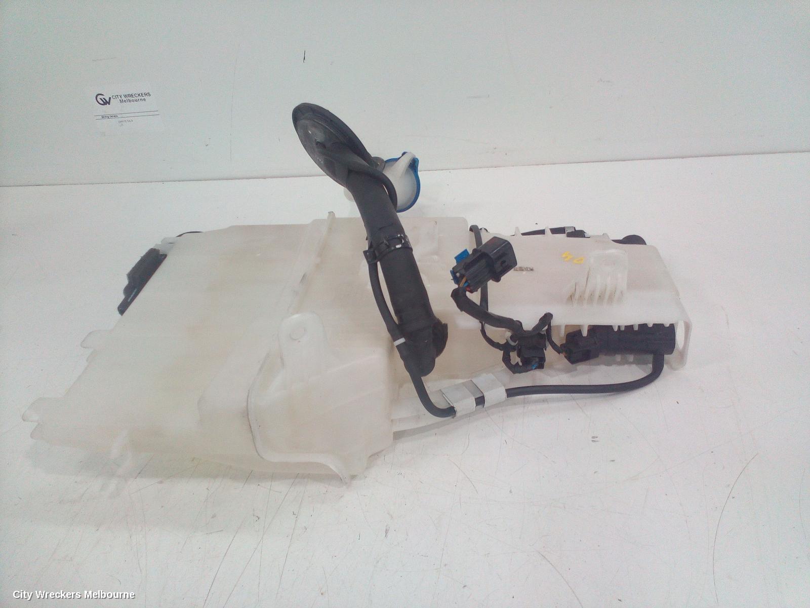 HYUNDAI GENESIS WASHER BOTTLE, DH, 11/2014 - 01/2018